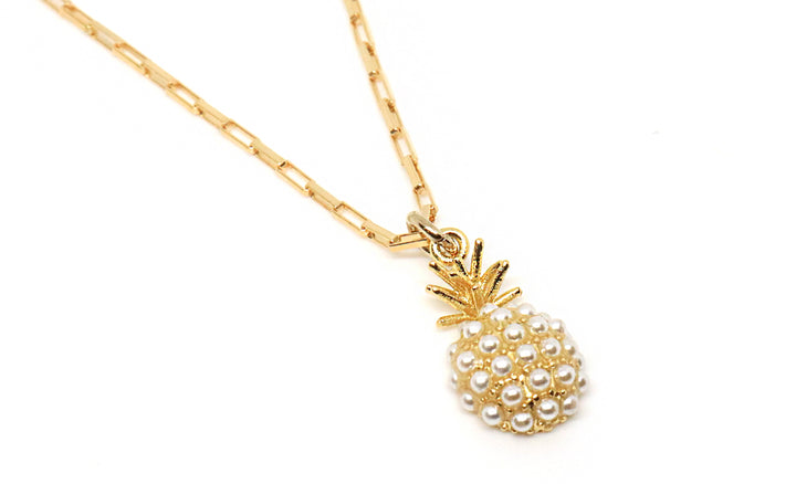 gold-pineapple-charm-necklace-jewelry-jessica-santander