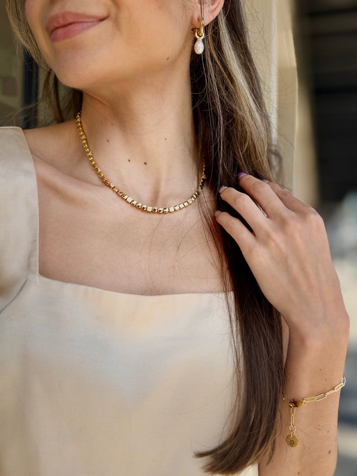 Elegant Gold sparkly tennis necklace 