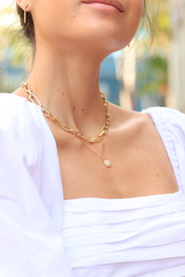 gold-pineapple-charm-necklace-jewelry-jessica-santander