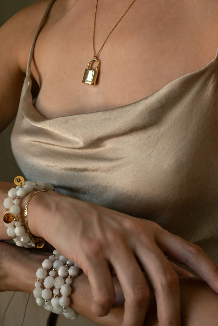 gemstone-white-stretchy-bracelet-Jessica-Santander-fall-collection