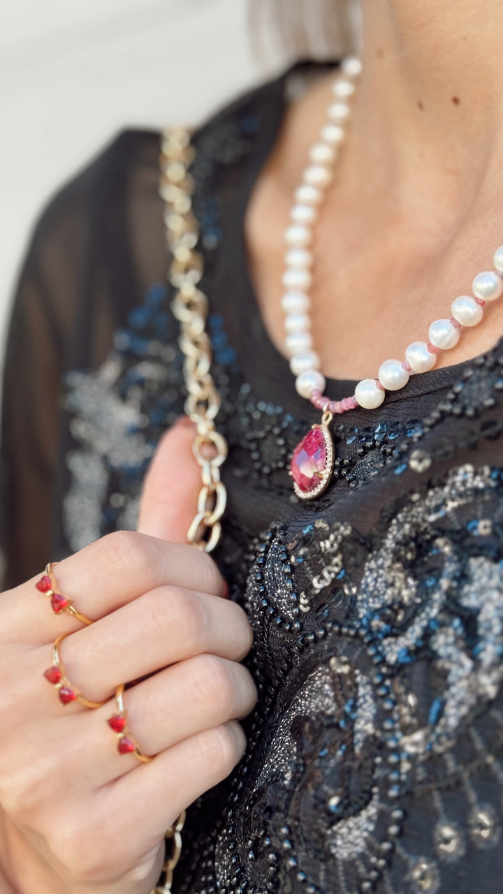ruby and white pearls necklace
