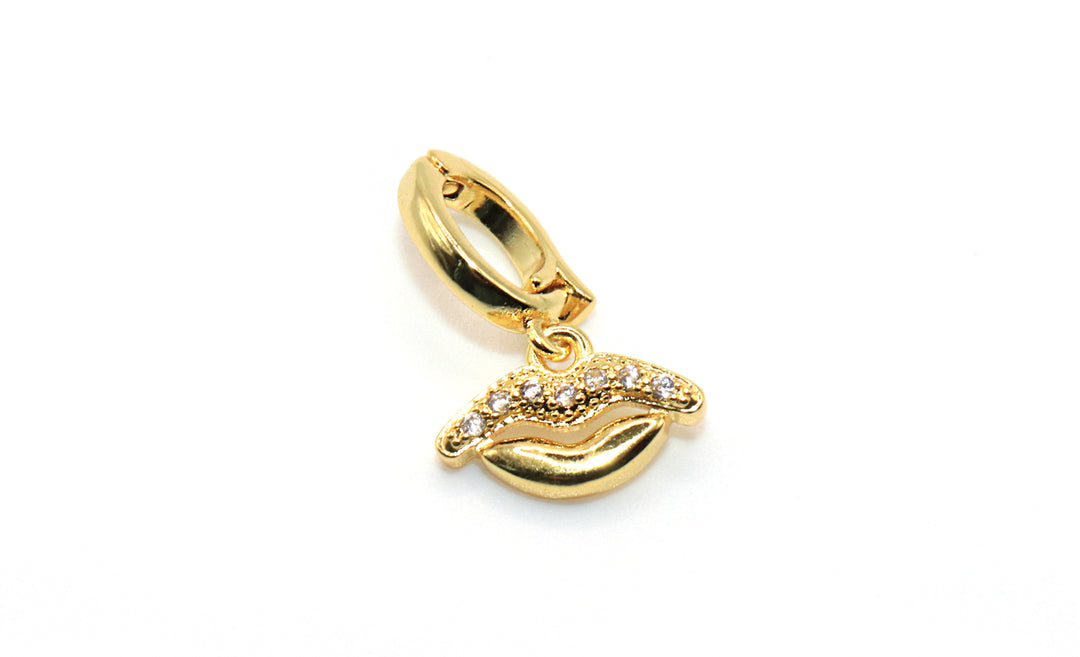 kiss charm with clasp