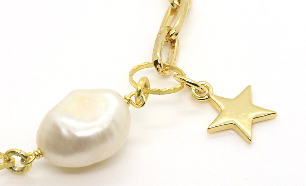 pearl-chain-bracelet-star-charm gold-filled-women-shopping