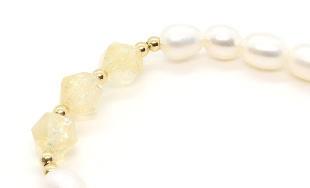 ivory-white-pearl-gemstone-bracelet