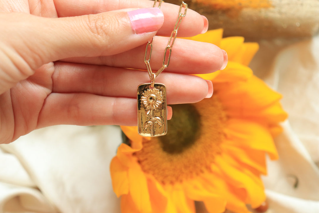 sunflower-charm-necklace-gold