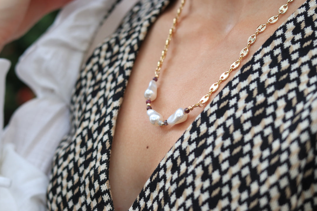 Juliette Necklace in Pearls