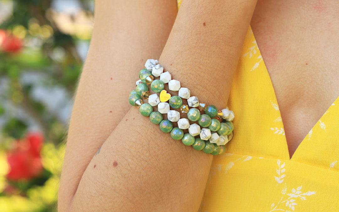 gemstone-beaded-bracelet-green-white-spring-fashion
