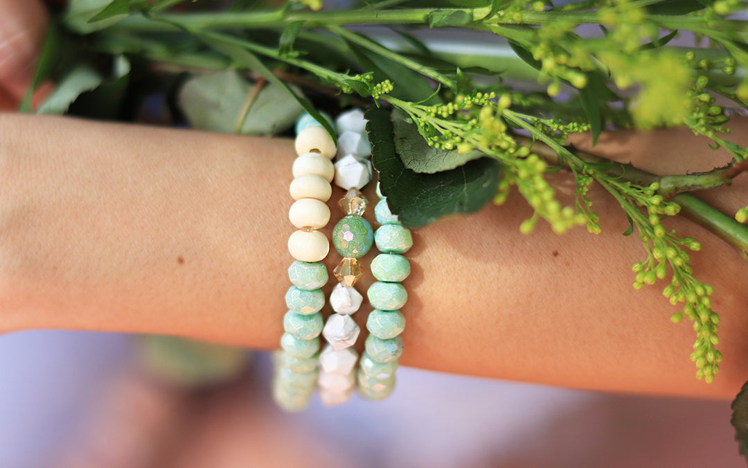 gemstone-beaded-bracelet-green-white-spring-fashion