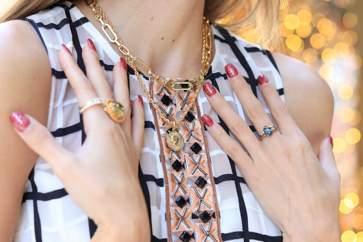 Queen-medallion-necklace-gold-filled