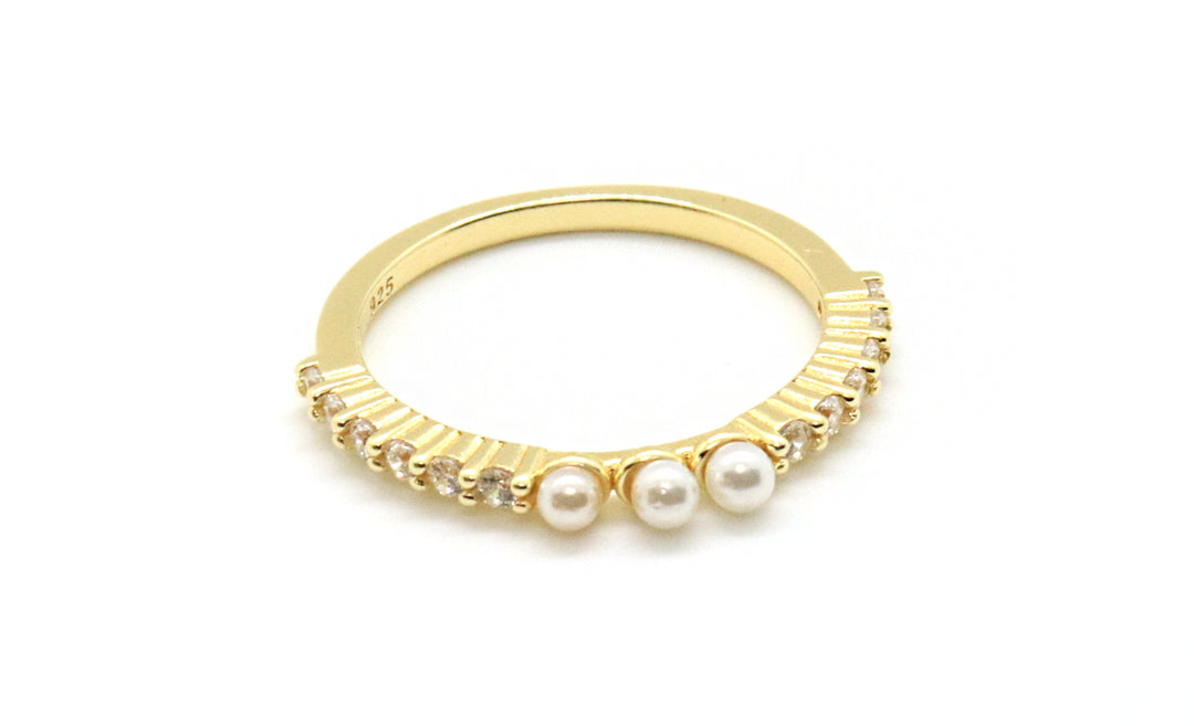 three-pearl-gold-ring-for-women